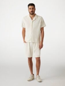 GUESS

Shorts regular in maglia testurizzata

M5GD41KCRY0 - immagine 2