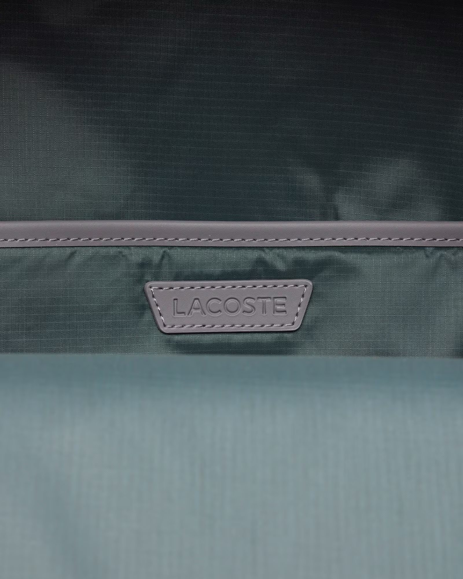 LACOSTE ZAINO MONOGRAM
zaino urban elegante realizzato in canvas e dotato di un monogramma mai visto, con cui arricchire il proprio look.
REF. NH3649LX - immagine 5
