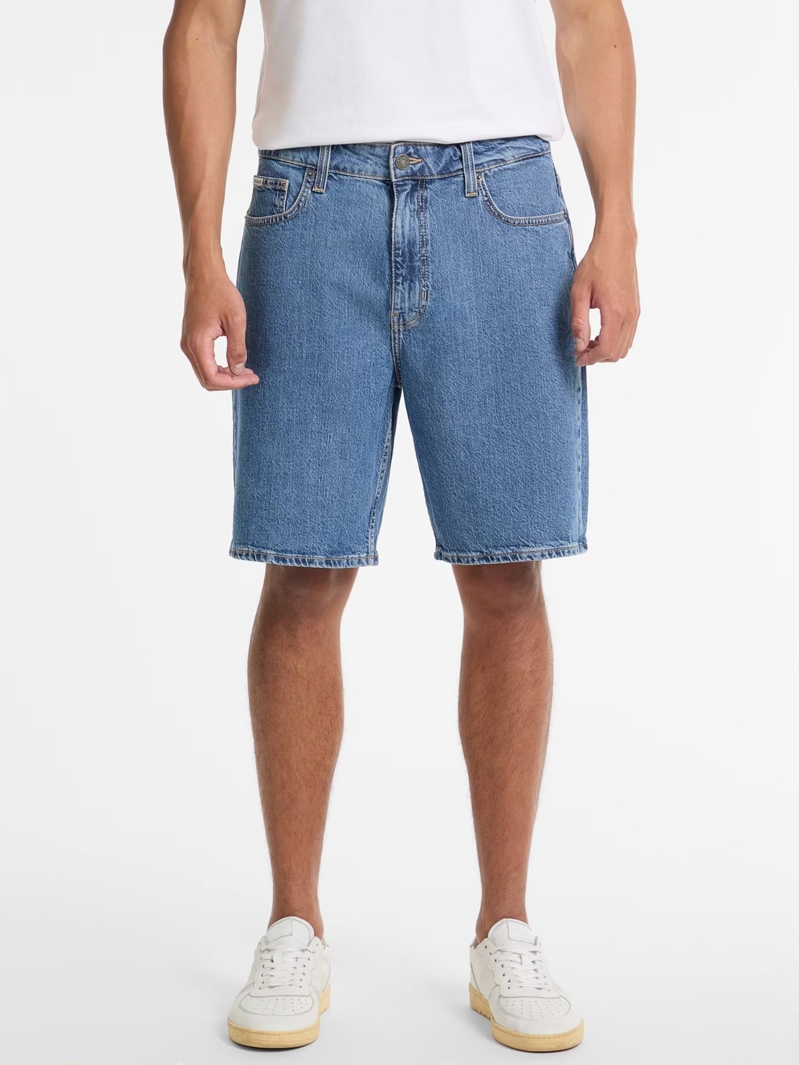 GUESS JEANS
Shorts in denim regular
M4YD37D5M54