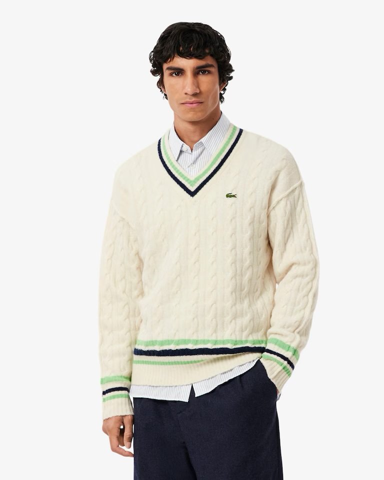 LACOSTE

Maglione a trecce in lana con scollo a V