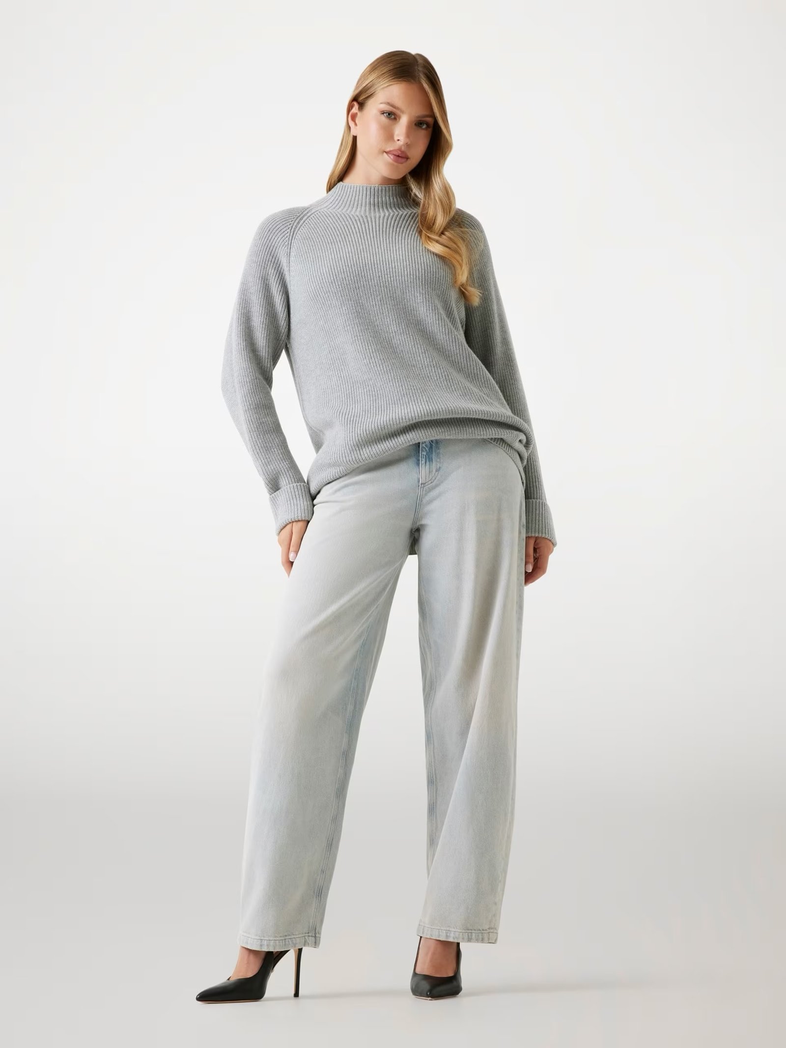 GUESS
MAGLIONE A COSTINE MISTO LANA
W5BR31Z1192 - immagine 2