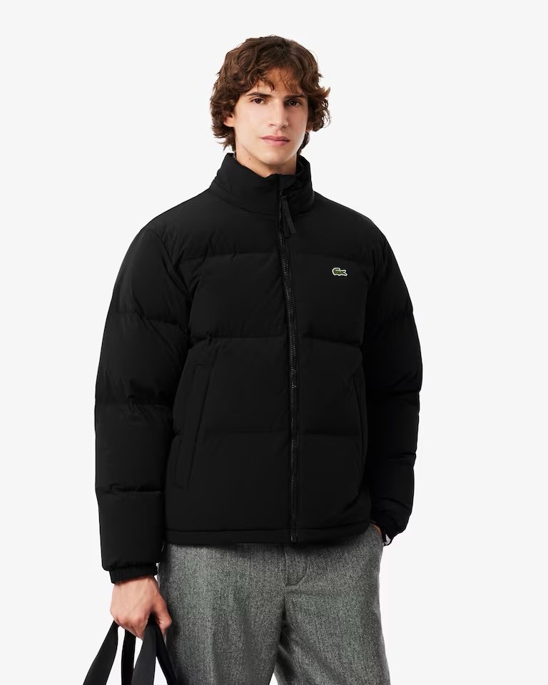 LACOSTE

Piumino con cappuccio impermeabile nero
REF: BH5154-00