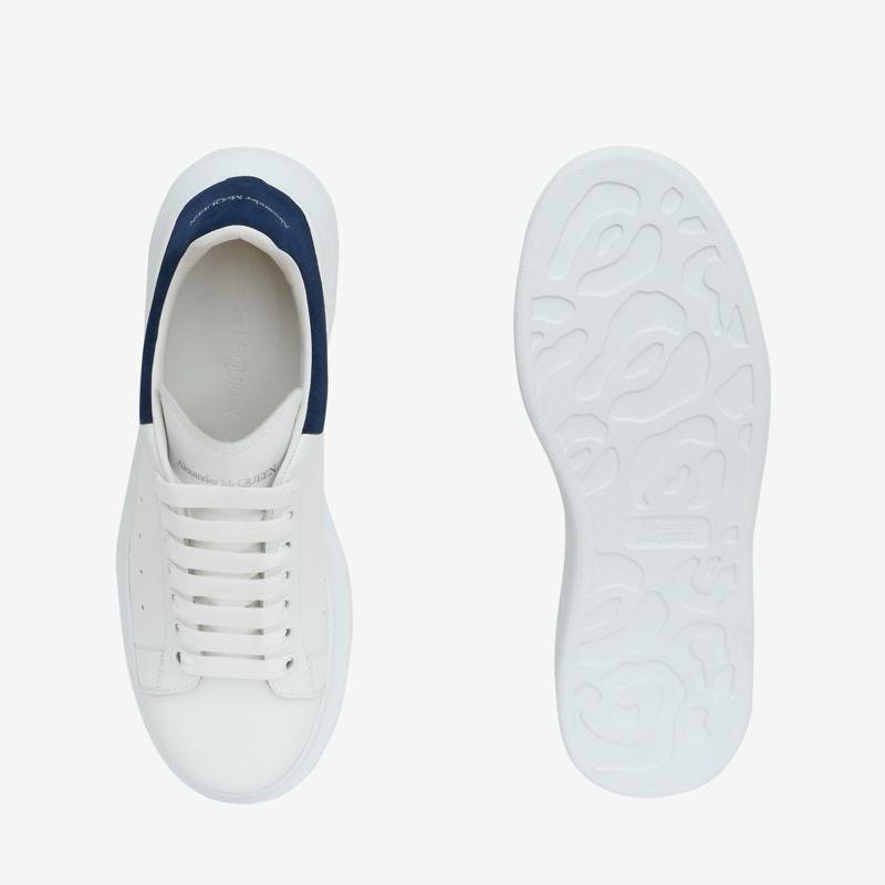 Alexander McQueen Sneakers Oversize Donna in Pelle di Vitello Bianca con Tallone Blu - immagine 4